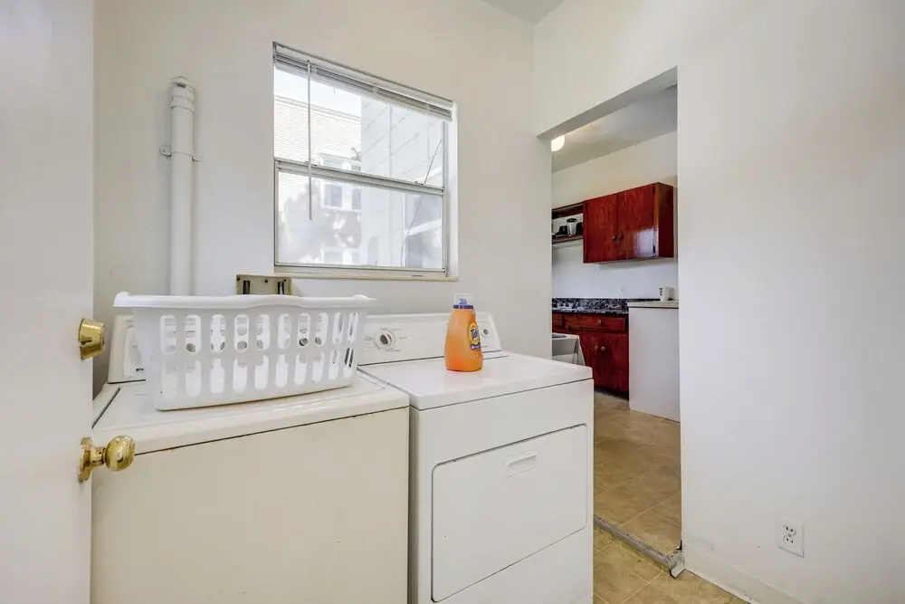 Walk to Food & Art: Condo in Historic Riverside