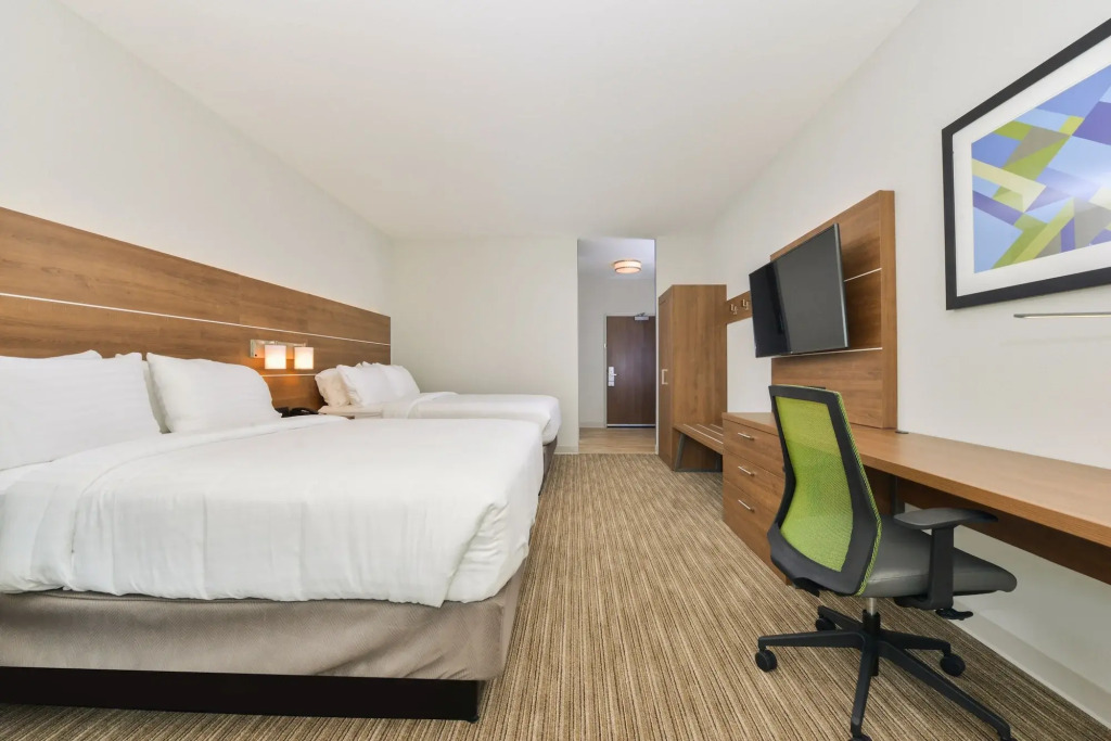 Holiday Inn Express & Suites Chadron by IHG