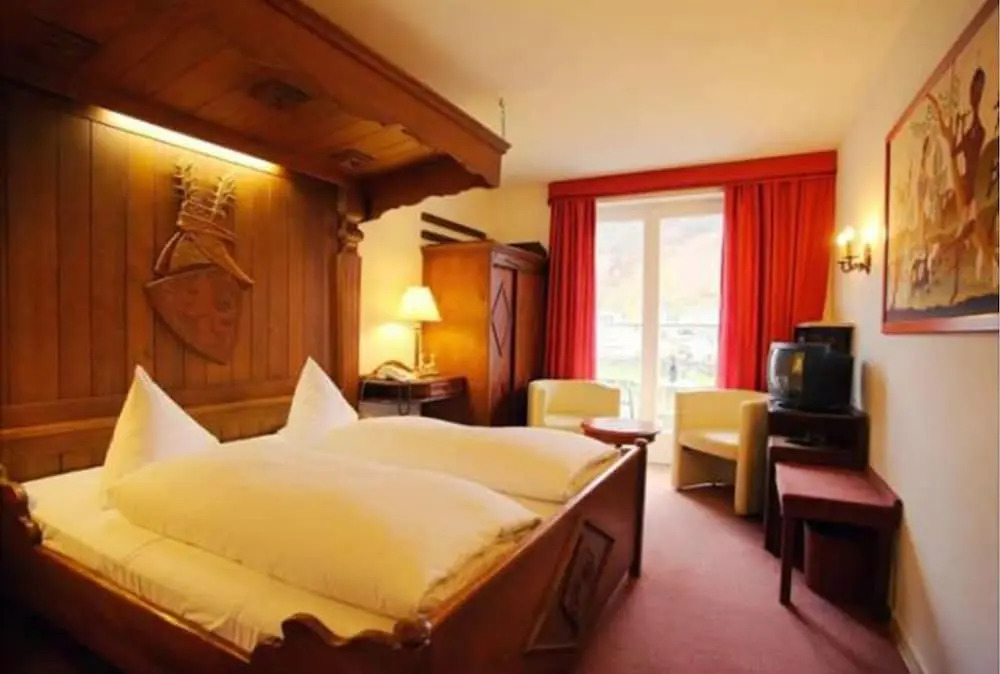 Burg-Hotel & Hostel Cochem