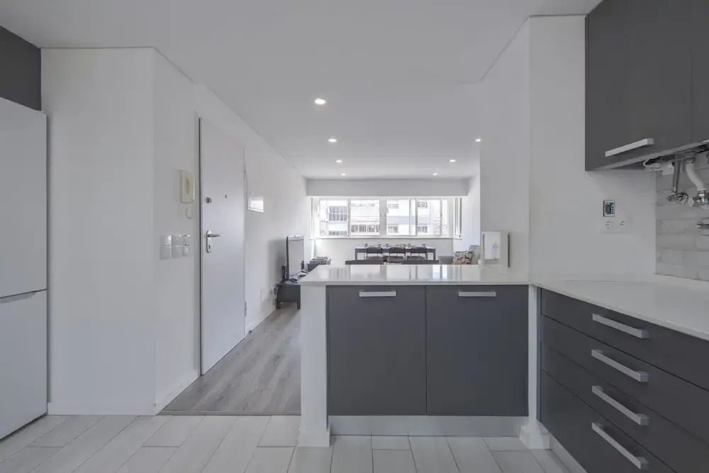 Olivais Modern by Homing