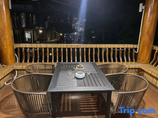 Yamaya Do ・ Razhishan Courtyard (Xijiang Qianhu Miao Village Observation Deck Store)