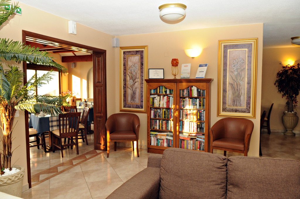 Hotel Athena