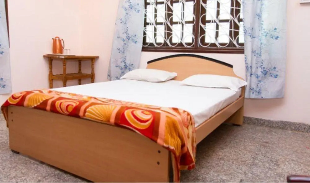 Aakriti Guest House