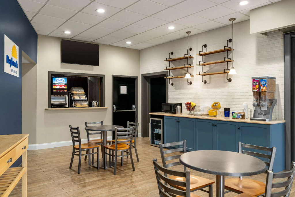 Days Inn & Suites by Wyndham Lancaster Amish Country