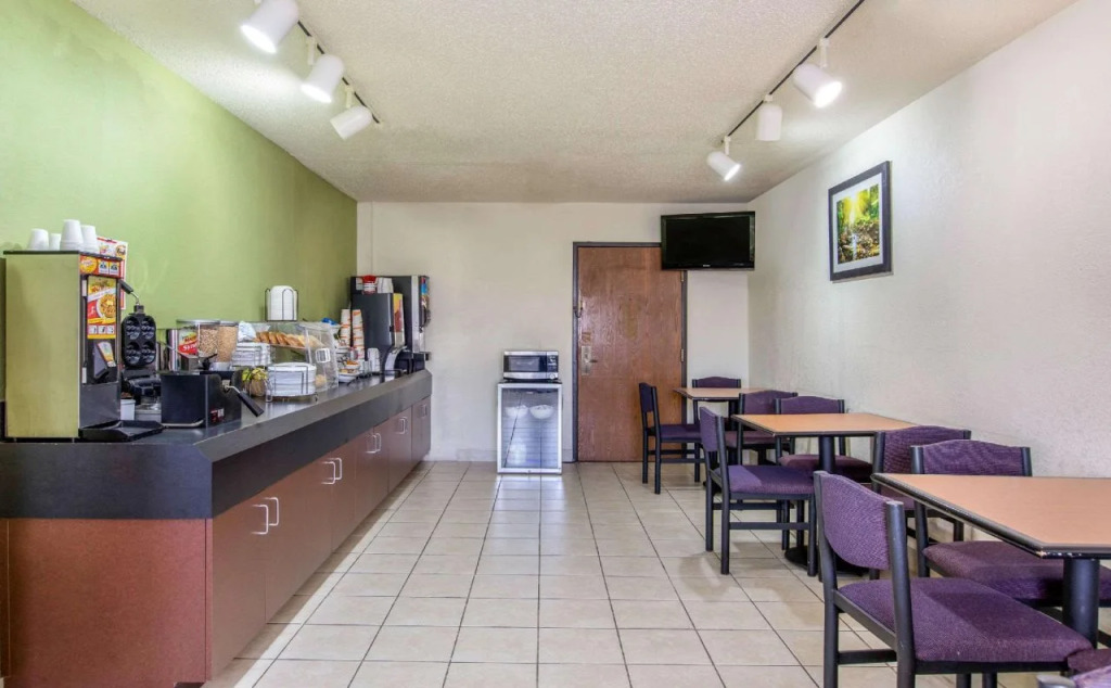 Rodeway Inn Coopersville