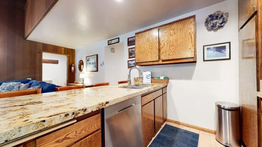 Horizons 4 188 Cozy Condo with Great Complex Amenities, On the Shuttle Route by RedAwning