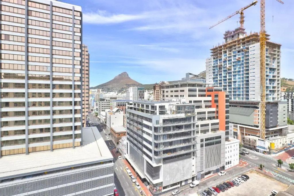 Stylish, Modern Apartment With Breathtaking Views.