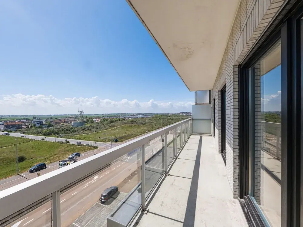 Apartment With 3 Bedrooms and sea View