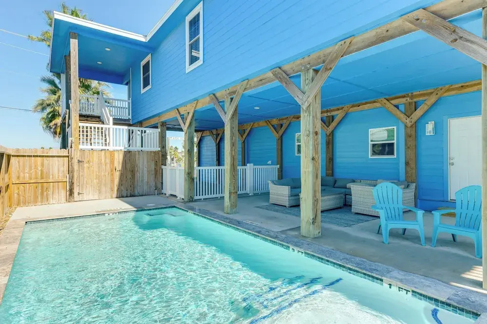 Private Pool & Furnished Deck: Port Aransas Home!