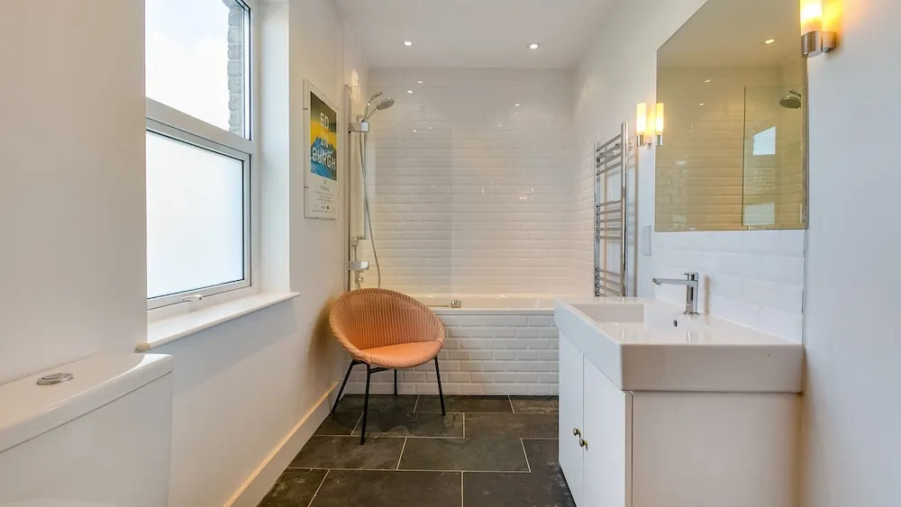 Gorgeous 1BR West London Gem