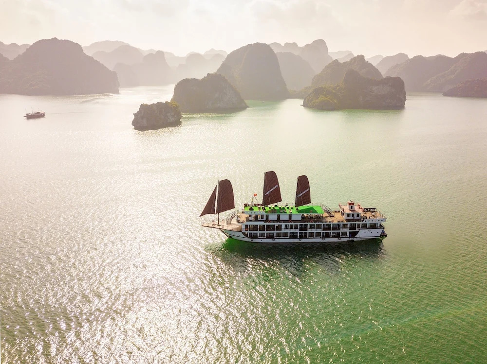 V'Spirit Premier Cruise