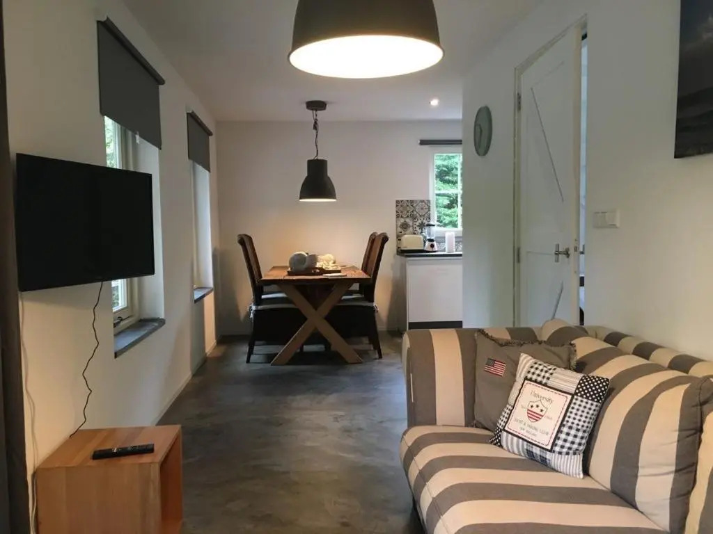 400 meter van het strand nieuwe luxe zomerwoning Oostkapelle