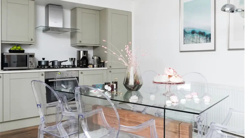 Design Luxury House for Large Groups