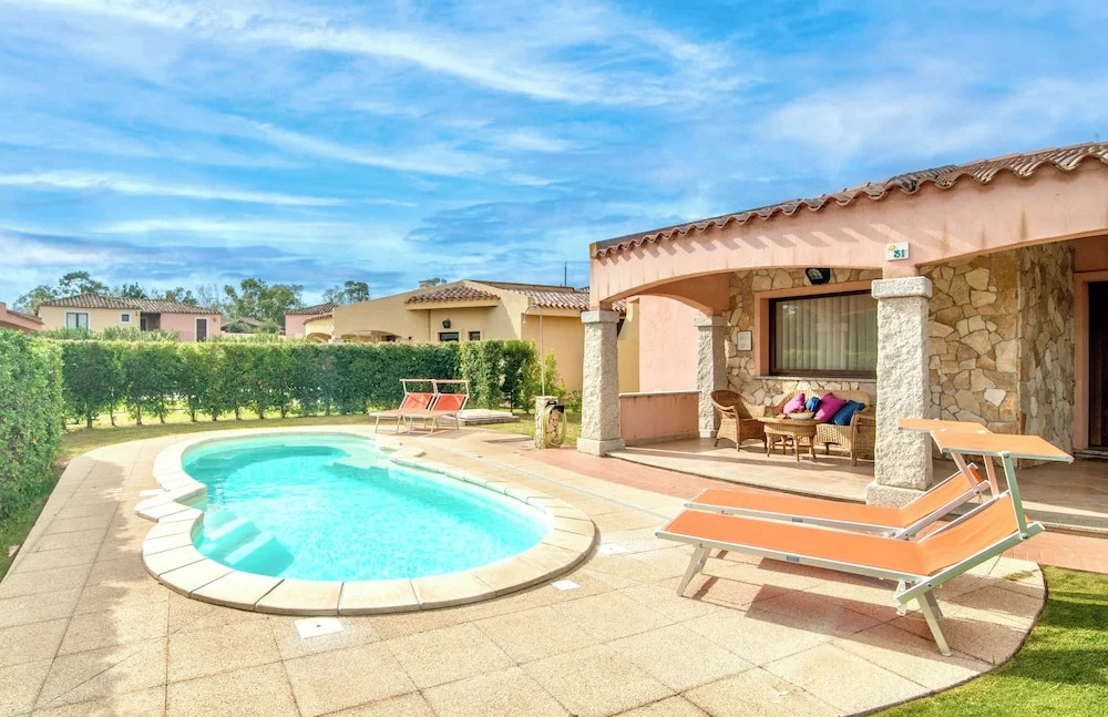 Villas with private pool in Costa Rei