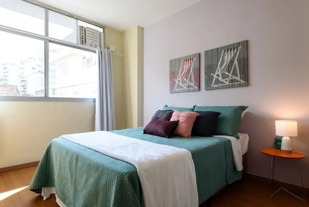 Apartment Near The Subway With 2 Balconies