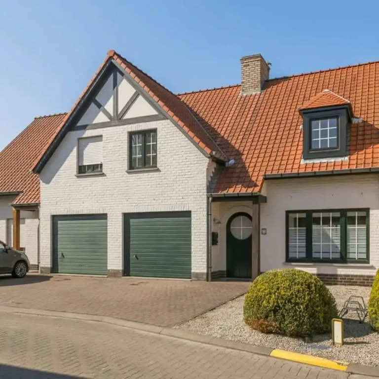 Summer-house With Sunny Garden Nearby Beach