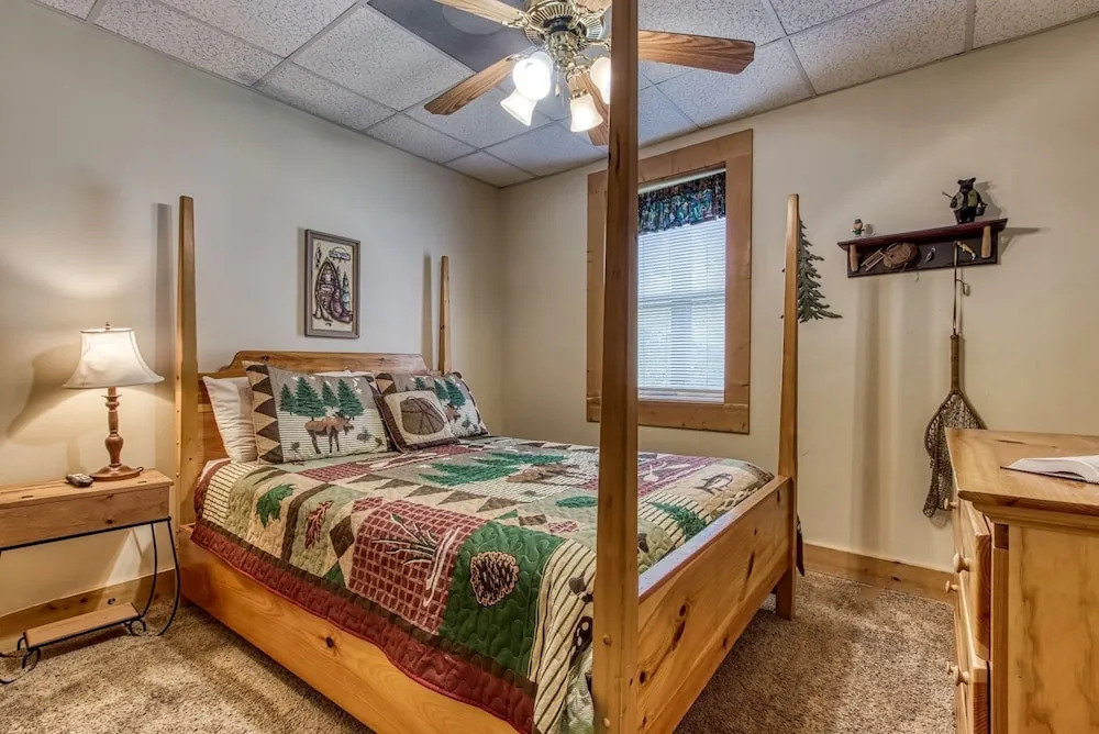 ER6 - On Eagles Wings - Great location, Close to all the action! cabin