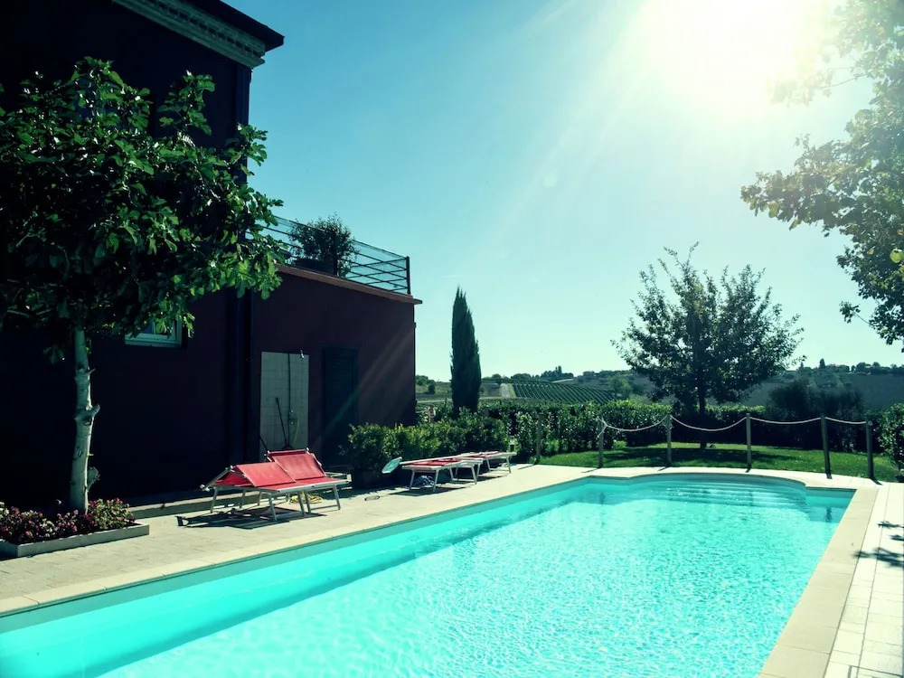 Apartment in Coriano Near Vineyards & Beaches