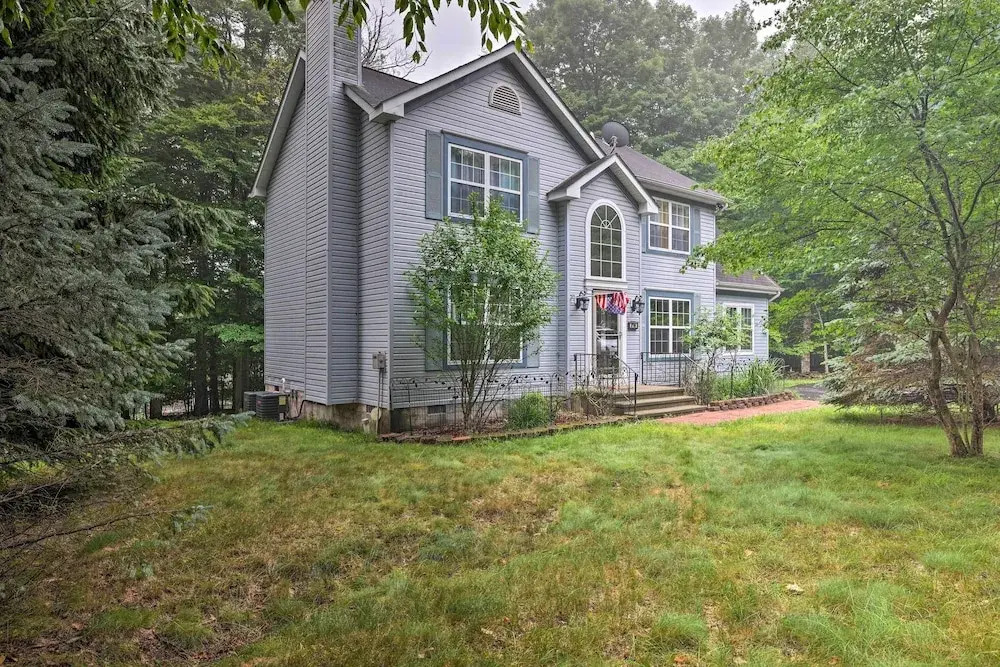 Lake Access & Fire Pit: Spacious Tobyhanna Home!