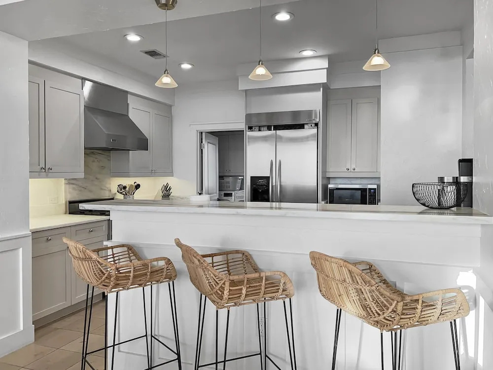 Views From Above 3 Bedroom Condo by RedAwning