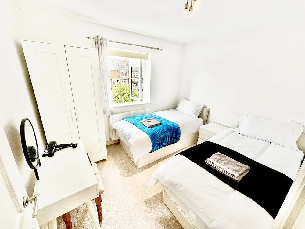 Stunning 3-bed House in the Heartreading
