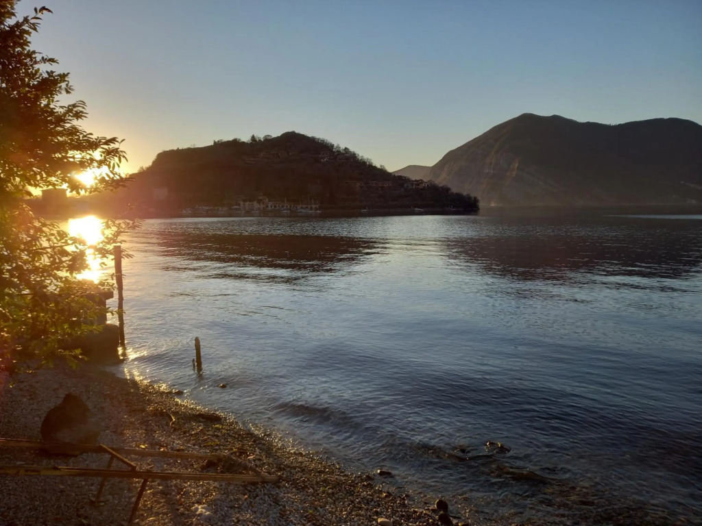LOleandro sul Lago dIseo B&B