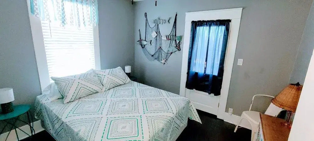 Seaglass 4 Bedroom Home by Redawning