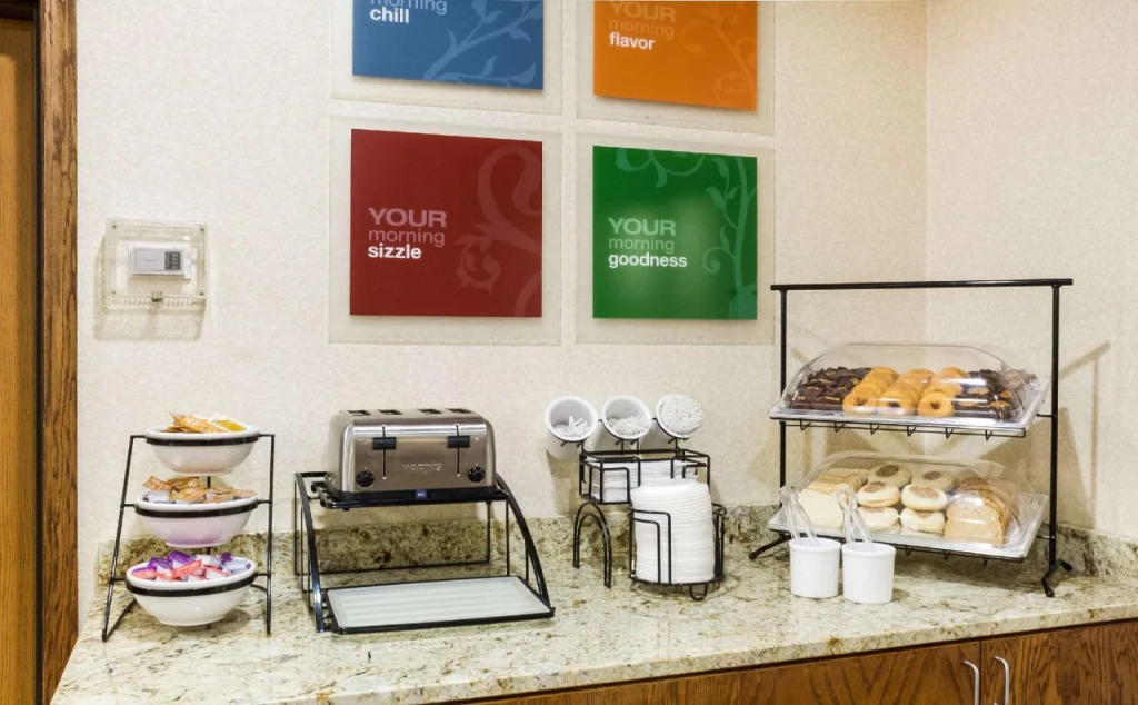Comfort Inn & Suites