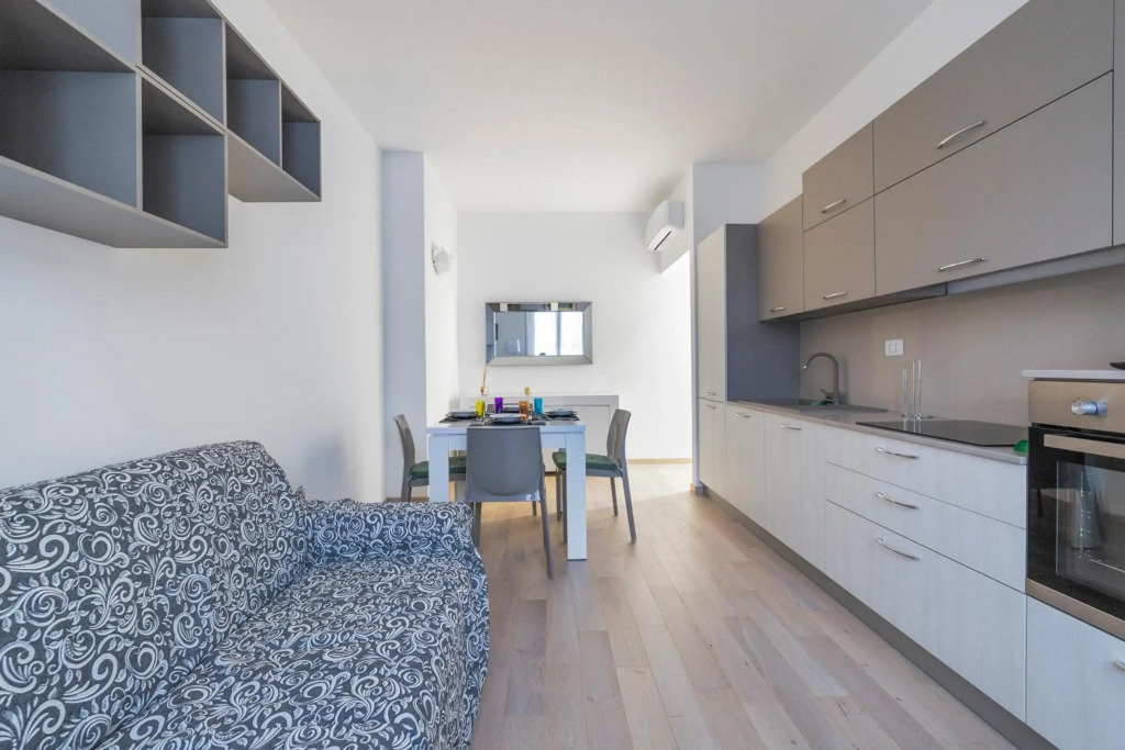 Milano Cosy APT with Balcony!