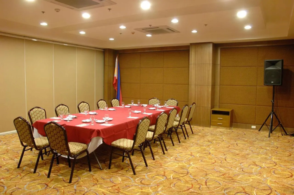 Crown Regency Hotel Makati