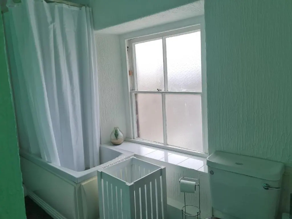 17 Bridge St, 3 bedroom flat