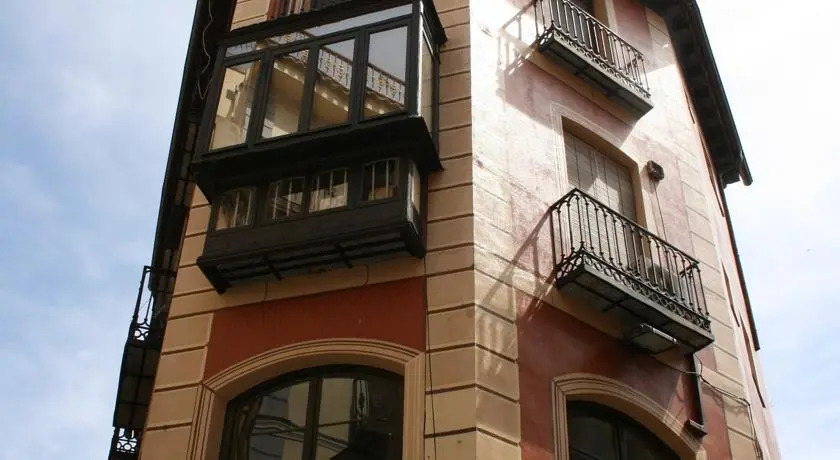 La Casa de Mon