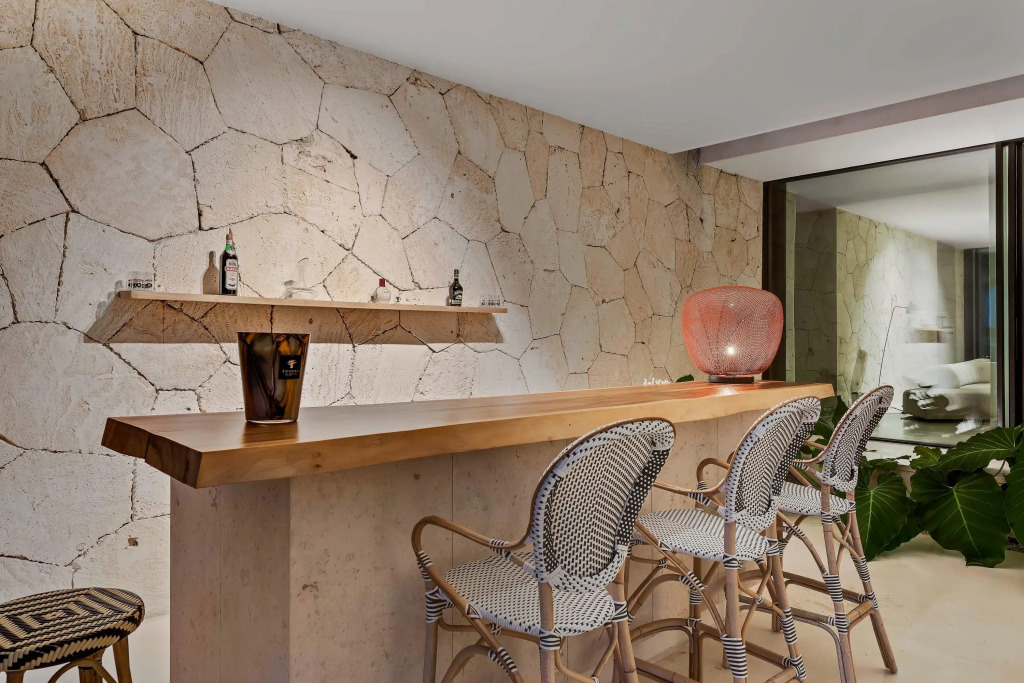 Magnificent 5BR Modern Tropical Villa With Pool