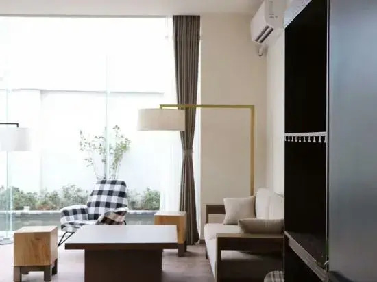 Shanghai Huadian Waterfront Resort Hotel（Shanghai International Tourist Resort）