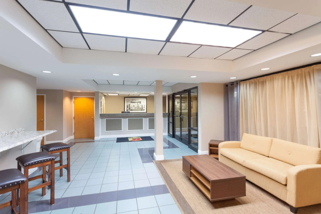 Super 8 by Wyndham Pigeon Forge-Emert St