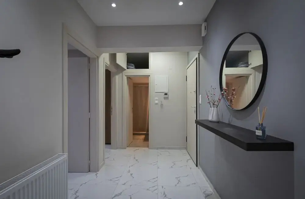 Central Cozy Home by Rentals Pro