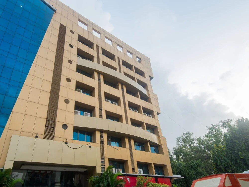 Oyo 15717 Rk Residency
