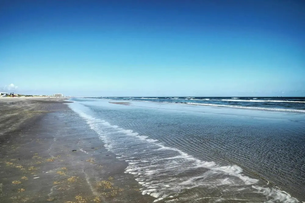 Beachfront Complex w/ 2 Pools, Tennis Gulf Views Rise N Beach by Avantstay