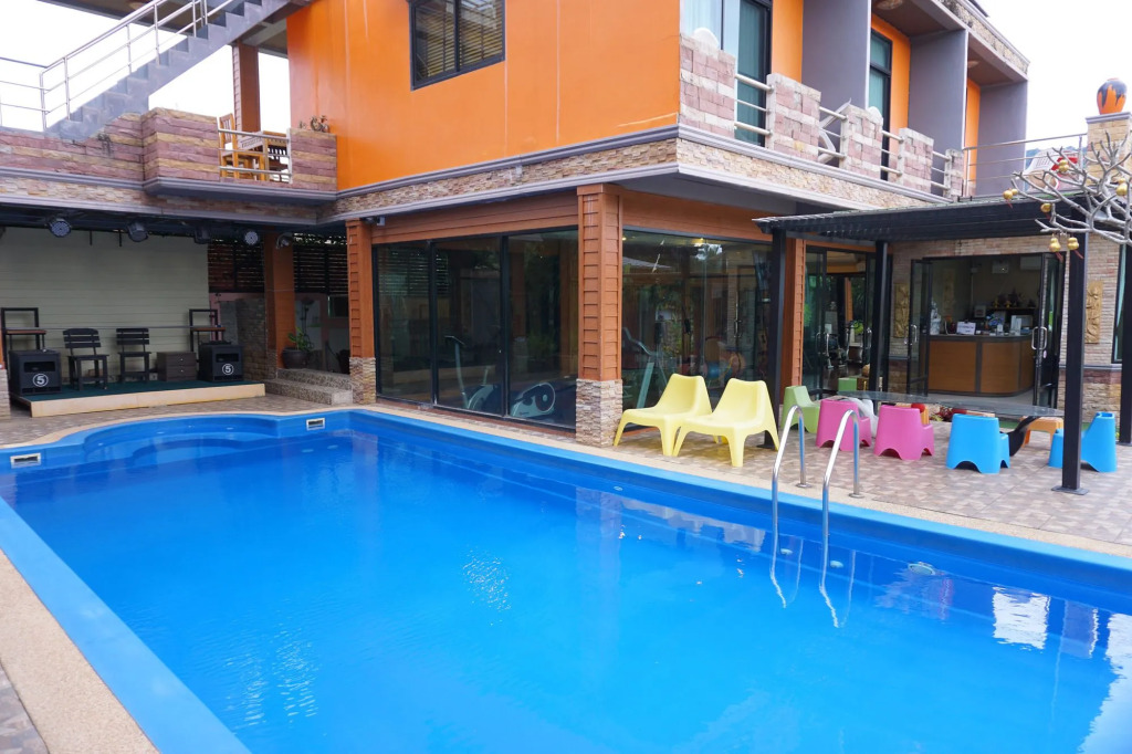 Phuruaboutique Hotel & Saunas