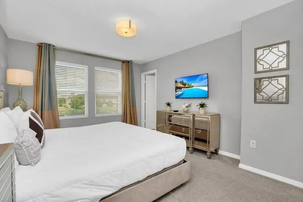 4 Bed Townhome With Private Pool Near Disney! 4 Bedroom Townhouse by Redawning