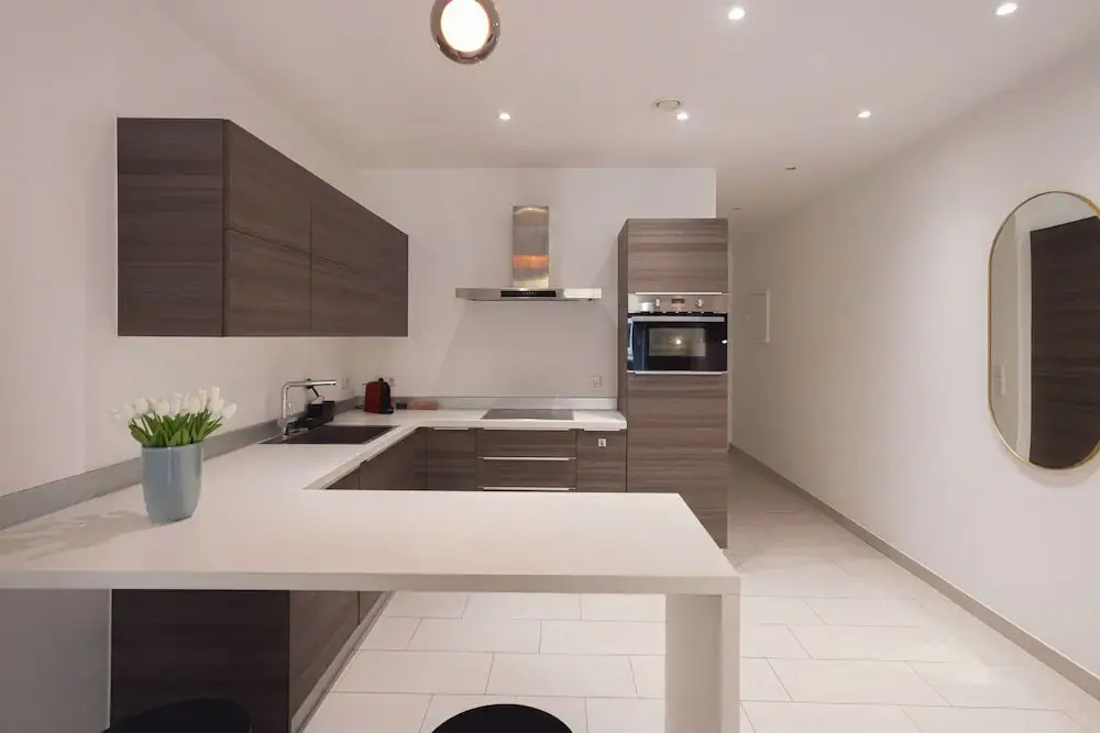 Origer Apartments by Rentaroo
