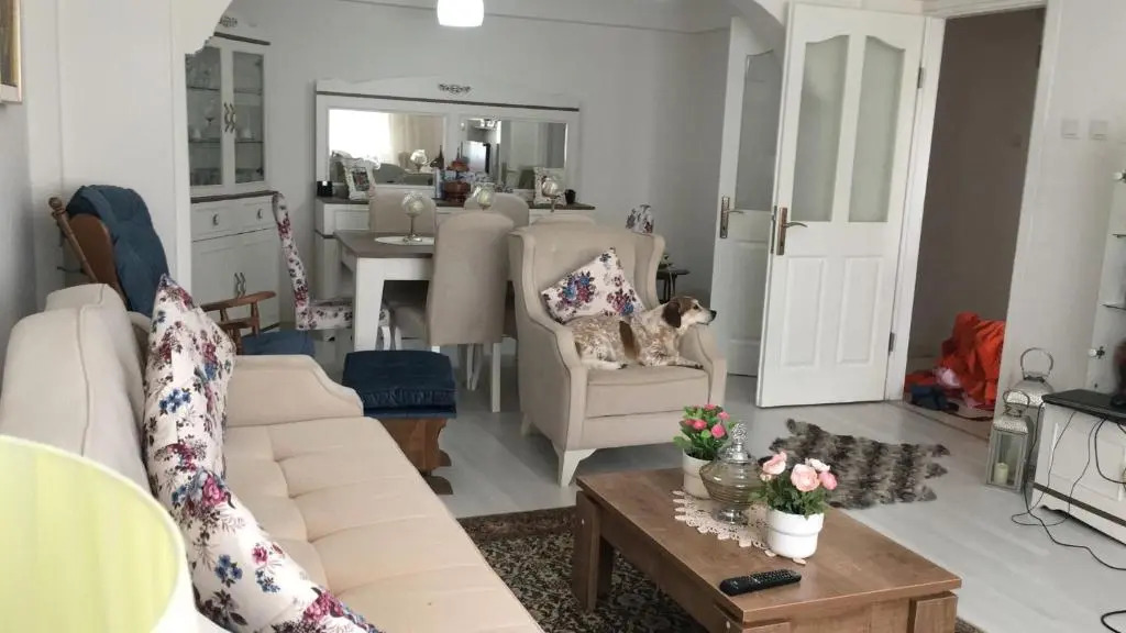 100m2 apartment, central location, free parking