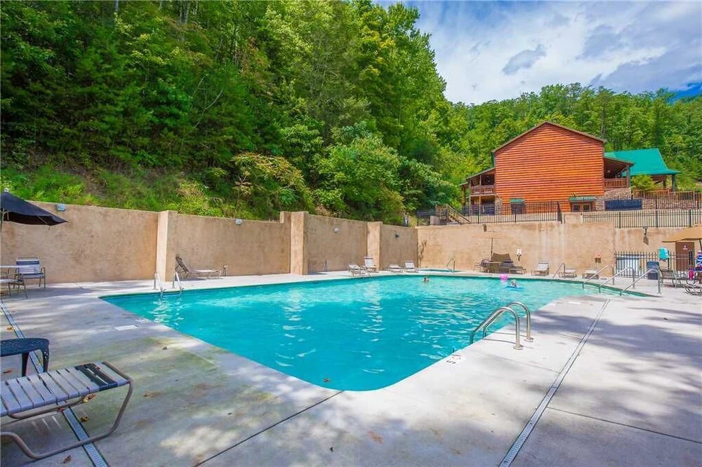 Aspens Envy 4 Bedroom Home with Mountain View