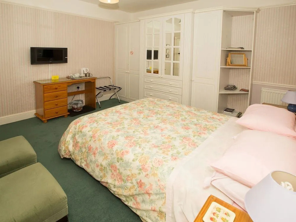 Eypeleaze B & B