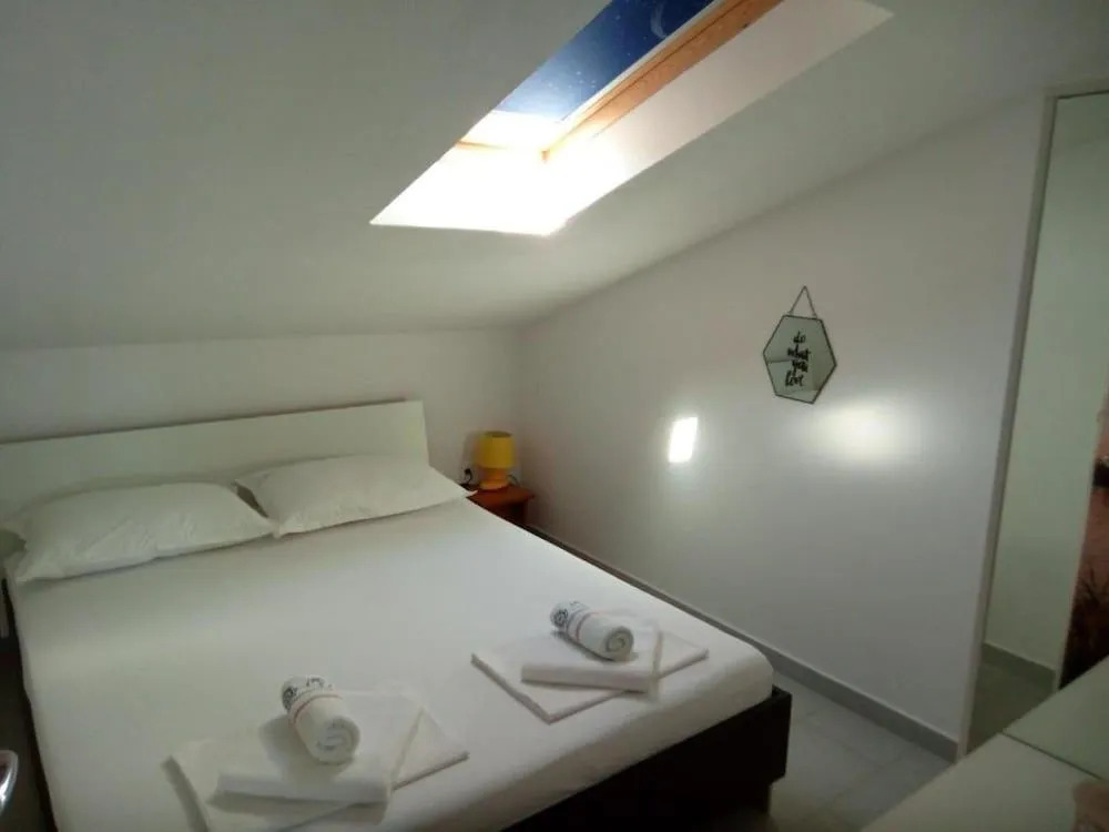 Apartment Sutalo with Hot Tub