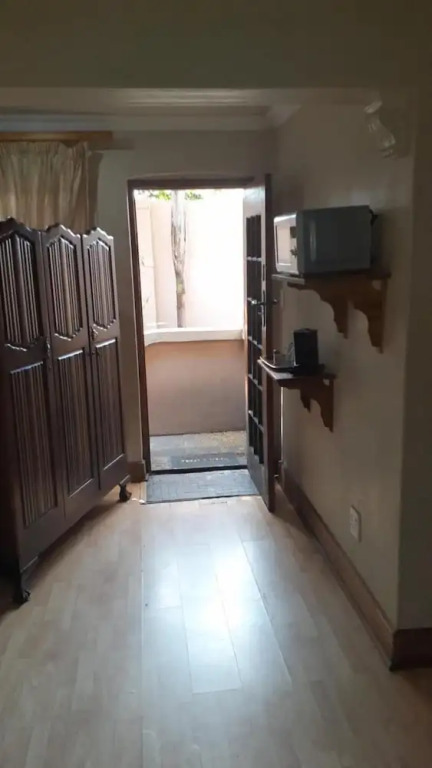 Spacious Double Room in Lovely Guesthouse
