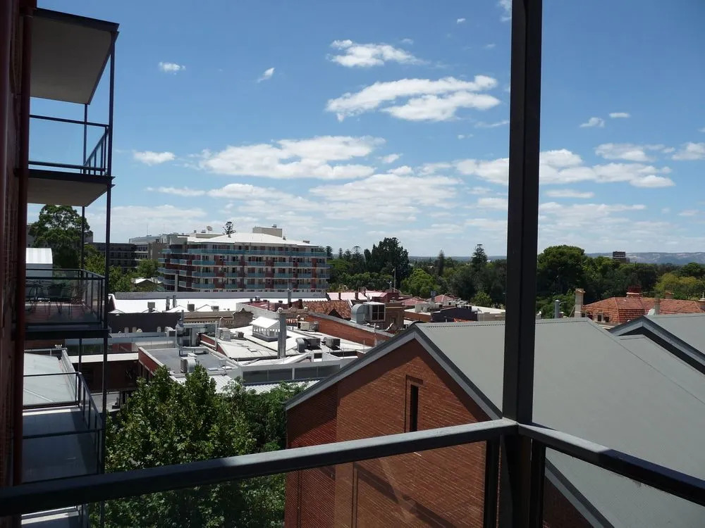 City Escape 3BD in Adelaides East End 6