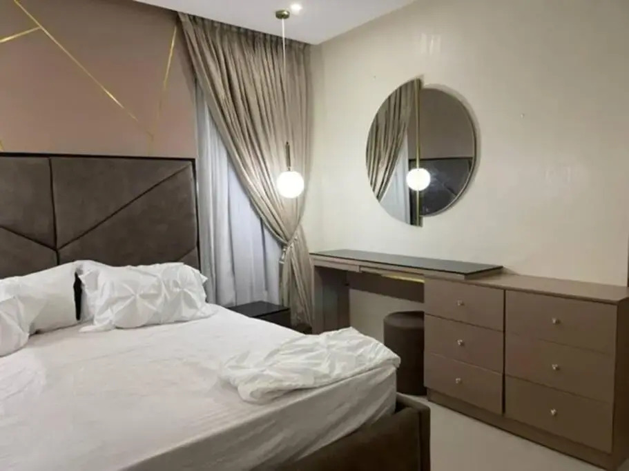 Cozy 3 bedroom flat in serene gated Ikoyi Estate