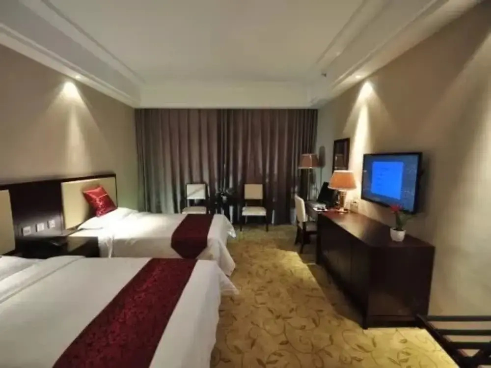 Wuhan Guochuang Chuyuan Donghu Hotel