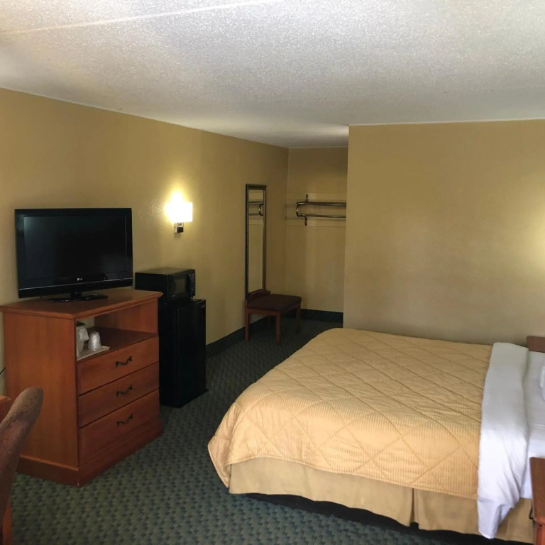 Rodeway Inn Joint Base Andrews Area